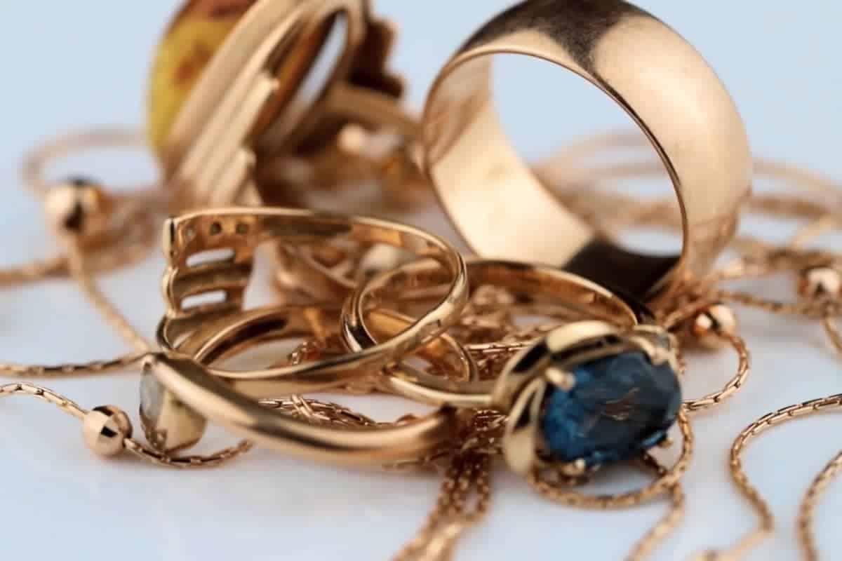 gold rings turned into a copper color