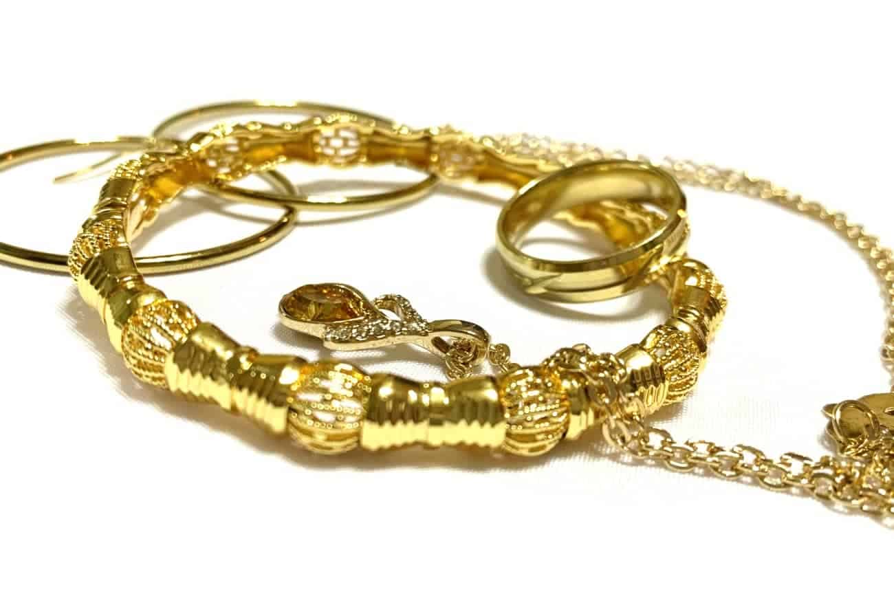 Clean gold-plated jewelry