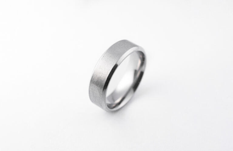 Does White Gold Tarnish? Learn Why White Gold Changes Color